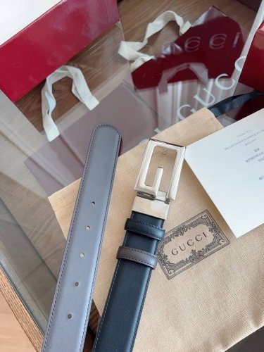 Gucci 意大利进口头层小牛皮。宽度3.5Cm 光银Gg旋转扣[原单精品扣] 双面可用 可裁剪