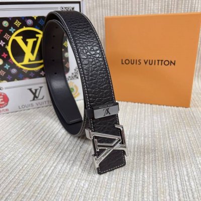 品名：Lv..路易..威登原单 材质：原单牛皮腰带 百分百头层牛皮腰带保证真皮，24K纯钢扣，专柜原单品质、做工精细，时尚大牌，送人自用首选 包装： 请认准如图