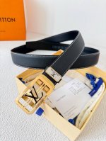 品名：Lv..路易..威登 腰带原单自动带 皮带 型号：自动扣，纯钢材质自动扣，头层牛皮自动带身，实物拍摄材料：百分百头层牛皮，保证真皮。24K纯钢扣，永不掉色