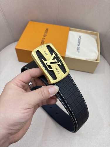 L0Uis Vuitt0N Lv 男士专柜品质腰带 宽度40Mm 配置精品扣 双面进口头层牛皮设计 皮质柔软 手感细腻舒适