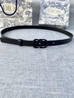 特 宽度2.0cm Dior 迪奧 爆款平面無線帶身 Saddle牛皮革皮带。 烤漆金属“CD”标志 採用進口雙面頭層牛皮