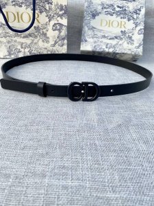 特 宽度2.0cm Dior 迪奧 爆款平面無線帶身 Saddle牛皮革皮带。 烤漆金属“CD”标志 採用進口雙面頭層牛皮