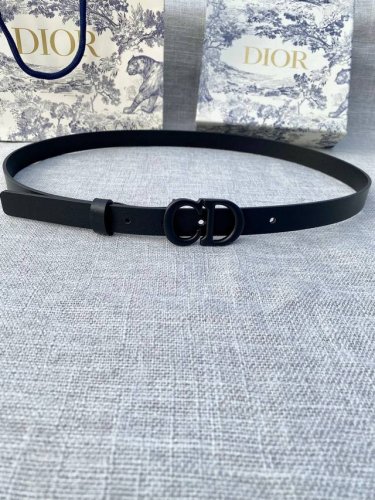 特 宽度2.0cm Dior 迪奧 爆款平面無線帶身 Saddle牛皮革皮带。 烤漆金属“CD”标志 採用進口雙面頭層牛皮