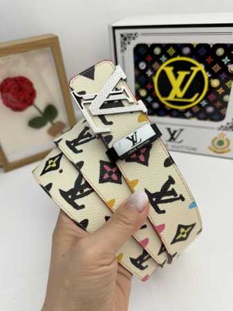 品名：LV..路易..威登原单 材质：原单牛皮腰带 百分百头层牛皮腰带保证真皮，24K纯钢扣，专柜原单品质、做工精细，时尚大牌，送人自用首选 包装： 请认准如图 - 点击图像关闭