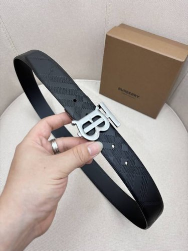 Burberry-巴宝莉！男士专柜对版金属扣，头层牛皮双面外用腰带，商务通勤休闲场合均适合佩戴3.5Cm
