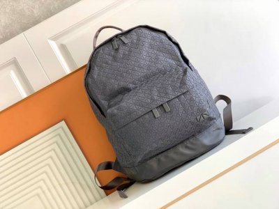 原单跑量 Issey Miyake Bao Bao 尺寸:42*34*18 Kuro双肩包，夏日多巴胺系列，独家定制进口硅胶材质，五金是顶级Ykk懂货的自然懂！