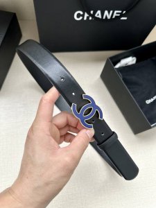 宽度3.0cm Chanel 香奈儿 进口柔软小牛皮纹路清晰五金配件金 银色 金属磨胶钢扣。