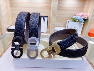 米兰时装周新款 正品有售Ferragamo 菲拉格慕 Italy专柜在售正品 此款采用原單进口牛皮 压专属标制作 走线油边细致 正品开模 搭配原版Gancio五