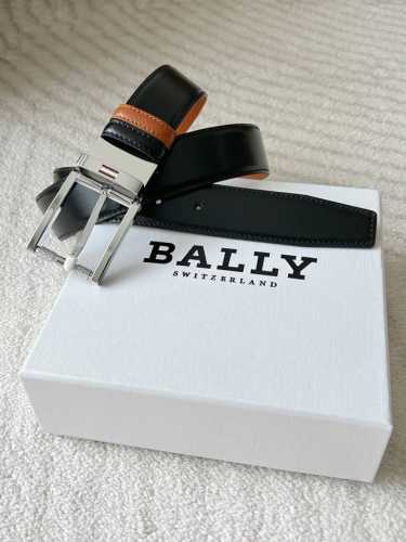 Bally双面皮带，宽3.4Cm 黑与棕色碰撞，一面沉稳一面雅致。金属扣利落精致，皮革细腻有质感，随意切换风格，商务通勤或休闲出行都适配，系上它，低调彰显品味，