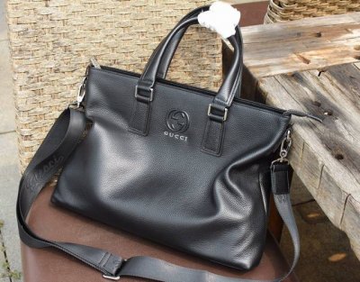 型号：33246-5。Gucci里外都是顶级原版皮，顶级进口原厂皮 意大利进口自然纹路 超高清压印Logo标志、超级舒适手感柔软皮质、顶级做工精致。规格：39X