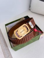 品名：古驰.Gu...Cci原单腰带皮带 型号：挂扣，纯钢材质扣头，头层牛皮，图片实物拍摄 材料：百分百头层牛皮，保证真皮。24K纯铜扣专柜同等质量， 经典头层