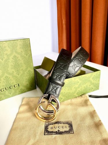 特 Gucci 古奇 Signature腰带 热压大花3.8宽度触感厚实，印花图案清晰分明。
