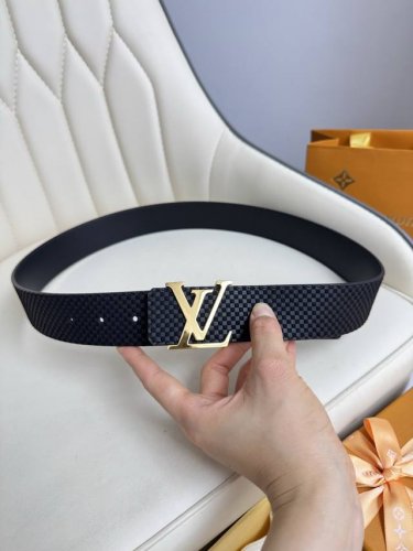 路易威登 Lv 全套包装 40Mm宽度 正品一体铸造五金钢扣 原厂皮料 双面原厂定制面料 区别市场货