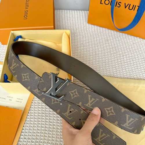 驢家 寬度40Mm Ss今季專櫃在售新品 男款 進口訂製帆布面料 襯托意大利進口柔軟純色小牛皮底 精緻的三层搭扣 印有品牌設計logo 締造獨特造型 雙面用