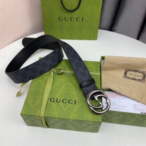 Gucci Gg Supreme高级人造帆布，可分解材料，配以黑色皮革滚边，搭配双G带扣，4.0宽 本款腰带适用低腰和高腰两种穿戴方式