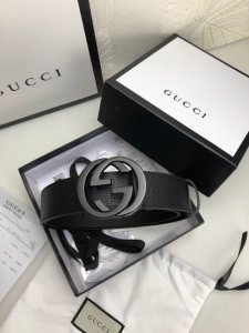 配送专柜全套礼盒包装。 3.8Cm，双面顶级小牛皮-猪皮纹面，手感柔软舒适，皮质耐磨耐拉，搭配纯铜双层 双色五金，款式高端非常简洁大气，而且百搭时尚 DDD