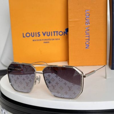 Louis Vuitto*Model Z1316 Size 61口14-145