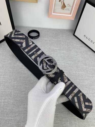 特 宽度4.0 Gucci 經典款G家花面带身头层皮底；搭配经典款旋转扣、採用精挑細選進口頂級牛皮，手感柔軟細膩！金白枪三色可选！