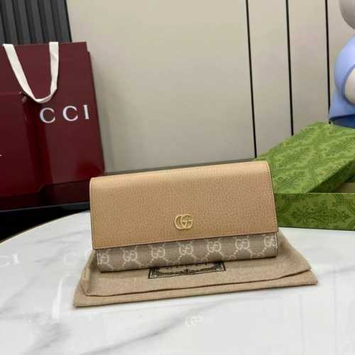 顶配版 Gucci新品采用进口原厂皮，进口线，新款Ophidia系列 采用意大利进口小牛皮，配以经典双G五金，新的式样和轮廓托的新作登场了。结构形状，其中内侧被