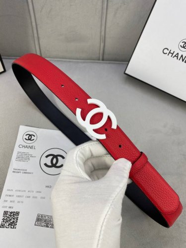 宽度3.0Cm Chanel 香奈儿 女士腰带 小牛皮 支持nfc芯片官方网站链接扫码验证、经典扣头 内侧cnc走光处理 边角手感圆润配有烤漆金属钢扣。