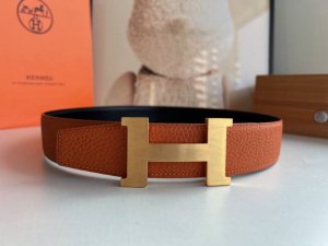 Hermes爱马仕 男士双面皮腰带38Mm采用专柜最新底皮皮质，搭配H焊点四角金属挂扣。6527