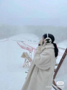 带子可以拆下 Chanel 香奈儿2025秋冬懒兔毛长款羊皮手套手机触屏，值得对比同款不同品质，秒杀市场差产品，进口一级羊皮懒兔毛内里加绒 经典不过时款.喜欢可