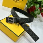 特 Fendi芬迪专柜同款 宽4.0Cm 双环正反用腰带 Ff按钉搭扣 黑色Cuoio Romano皮革材质 反面面料带有烟草黄和黑色Ff图案 四方金属饰面 时
