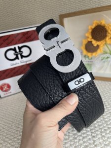 品名：菲拉格幕 原单钻扣 DDD 材质：原单牛皮腰带 百分百头层牛皮腰带保证真皮，24K纯钢扣，专柜原单品质、做工精细，时尚大牌，送人自用首选 DDD 包装：