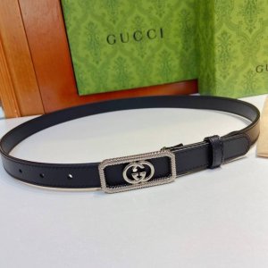 Gucci 古奇官网新款，双面原厂小牛皮搭配互扣式双g精品纯铜五金腰带，专柜规格 2.0Cm