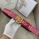 宽度4.0Cm Versaec饭范思哲此款时尚平纹腰带由柔软的小牛皮革制成，饰有立体美杜莎搭扣。