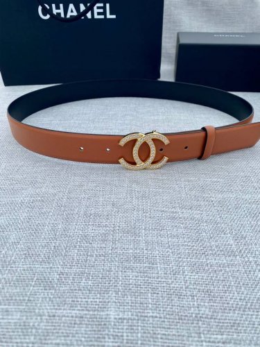 宽度3.0Cm Chanel 香奈儿 原版碰纹牛皮金 银 色镶钻钢扣。
