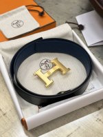特 Hermes爱马仕 全套包装 宽度3.8Cm 进口双面原版牛皮荔枝纹带身，配搭经典H钢扣 可双面使用；欣赏享用完美的设计和优质的皮料精细工艺，不容错过的产品