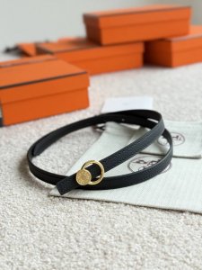 Oscar 精品五金 搭配进口Togo皮 宽度13Mm Hermes女款腰带以其精湛工艺高品质材料和经典设计备受推崇 是女士腰带顶级选择 简约大气 产品手感细腻