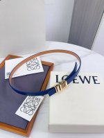 特 Loewe 罗意威专柜最新同款腰带 选用光滑牛皮革窄款腰带 配有Anagram Pebble针扣 卓越的工艺 个性的造型 精美的材质 宽 15Mm