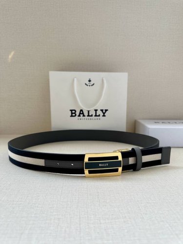 特 Bally巴利 专柜同款 男士双面用腰带 宽3.4Cm 这款选用反面进口牛皮精制而成 正面金属搭扣，简约百搭 可调式长度可轻松匹配完美尺寸