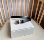 特 Loewe 罗意威 专柜最新同款腰带 选用光滑牛皮革窄款腰带 配有anagram挂锁针扣 卓越的工艺 个性的造型 精美的材质 宽:2.0Cm