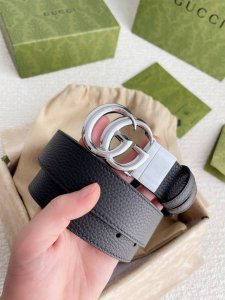 3.5Cm专柜品质双面头层牛皮,可双面使用.旋转双g纯铜五金扣。男女同款
