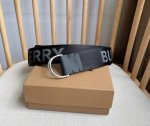 Burberry 巴宝莉 双D型环搭扣设计 灵感源自品牌标志性Trench风衣 意大利腰带 宽:4.0Cm 巴宝莉专属标识 引领时尚的顶端 流行款