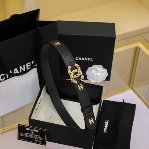 chanel 24S Cc 珍珠 水钻 白 与 黑 字母 Logo搭扣 黄铜金属小牛皮腰带 手感柔软 细腻 3.0Cm 码数75- -100