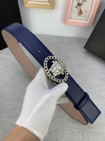 宽度4.0Cm Versace 范思哲 此款腰带采用进口开边珠光滑平纹 两面头层牛皮制造，并饰有标志性的美杜莎链条五金配件。 - 点击图像关闭