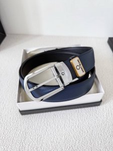 品名 万宝龙 Montblanc原单 腰带 皮带 型号 针扣 新款原版经典精品针式扣头 实物拍摄 原版头层牛皮 材料 百分百头层牛皮 保证真皮 双面可用专柜同等