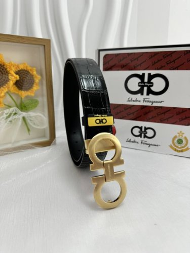 品名：菲拉格幕 原单 材质：原单牛皮腰带 百分百头层牛皮腰带保证真皮，24K纯钢扣，专柜原单品质、做工精细，时尚大牌，送人自用首选 包装： 请认准如图专柜包装赠