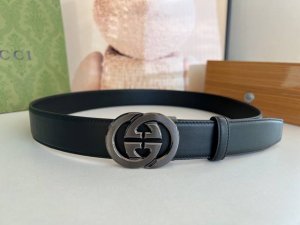 自动无孔腰带 Gu～Cci古～驰3.5Cm男士精致自动扣，进口双面头层牛皮腰带，任何服饰均能驾驭。