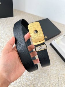 品名：万宝龙.Montblanc原单 腰带 自动皮带 型号：自动皮带，原版新款纯钢材质自动扣，双面头层牛皮实物拍摄， 材料：百分百头层牛皮，保证真皮。专柜同等质