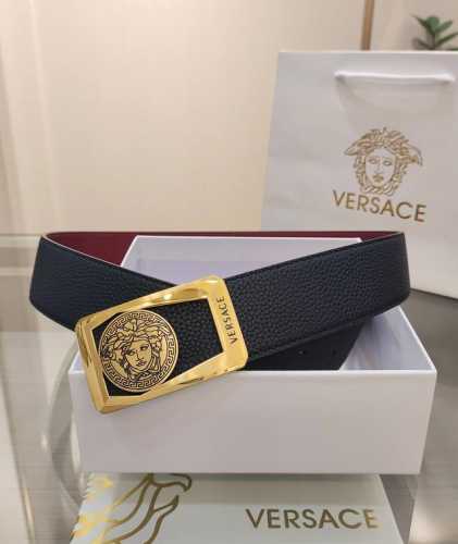 范思哲Versaec商务休闲、正装均可佩戴！腰带由柔软的小牛皮革制成，宽度4.0Cm ，扣头饰有立体美杜莎，采用真空电镀 ，时尚百搭！