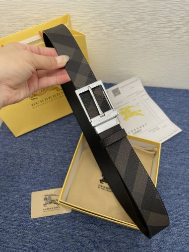 品牌 巴宝莉 特 描述 经典系列新品腰带，采用小牛皮材质，完美搭配手工车线，经典配色，可搭配商务西装或更为休闲的造型。腰带为法国尺寸，请在购买前参阅腰带尺寸指南