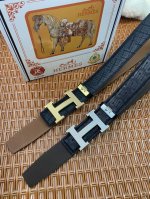 品名：爱马仕.Hermès 原单 材质：原单牛皮腰带 百分百头层牛皮腰带保证真皮，24K纯钢扣，专柜原单品质、做工精细，时尚大牌，送人自用首选 包装： 请认准如