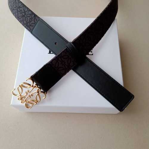 品牌:罗意威 价格P 不带礼盒 尺寸:带宽32Mm 正品尺寸 五金材质:专柜精品扣，真空电镀，工艺精细 带身材质:天然头层牛皮，质感十足，手感柔软。时尚个性，经