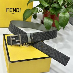 特P180 Fendi（芬迪）专柜同款 宽4.0Cm 双环正反用腰带 Ff按钉搭扣 灰色Cuoio Romano皮革材质 反面面料带有烟草黄和黑色Ff图案 四方