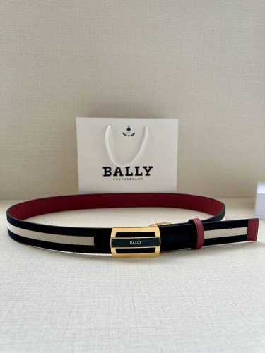 特 Bally 巴利 专柜同款 男士腰带 宽3.4Cm 这款选用反面枣红进口牛皮精制而成 正面金属珐琅扣 简约百搭 可调式长度可轻松匹配完美尺寸